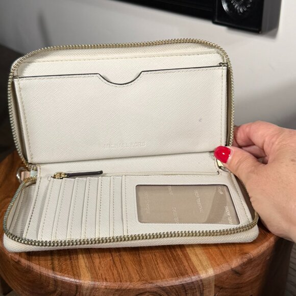 Michael Kors Vanilla Signature Logo Zip-Around Wallet - Picture 10 of 14